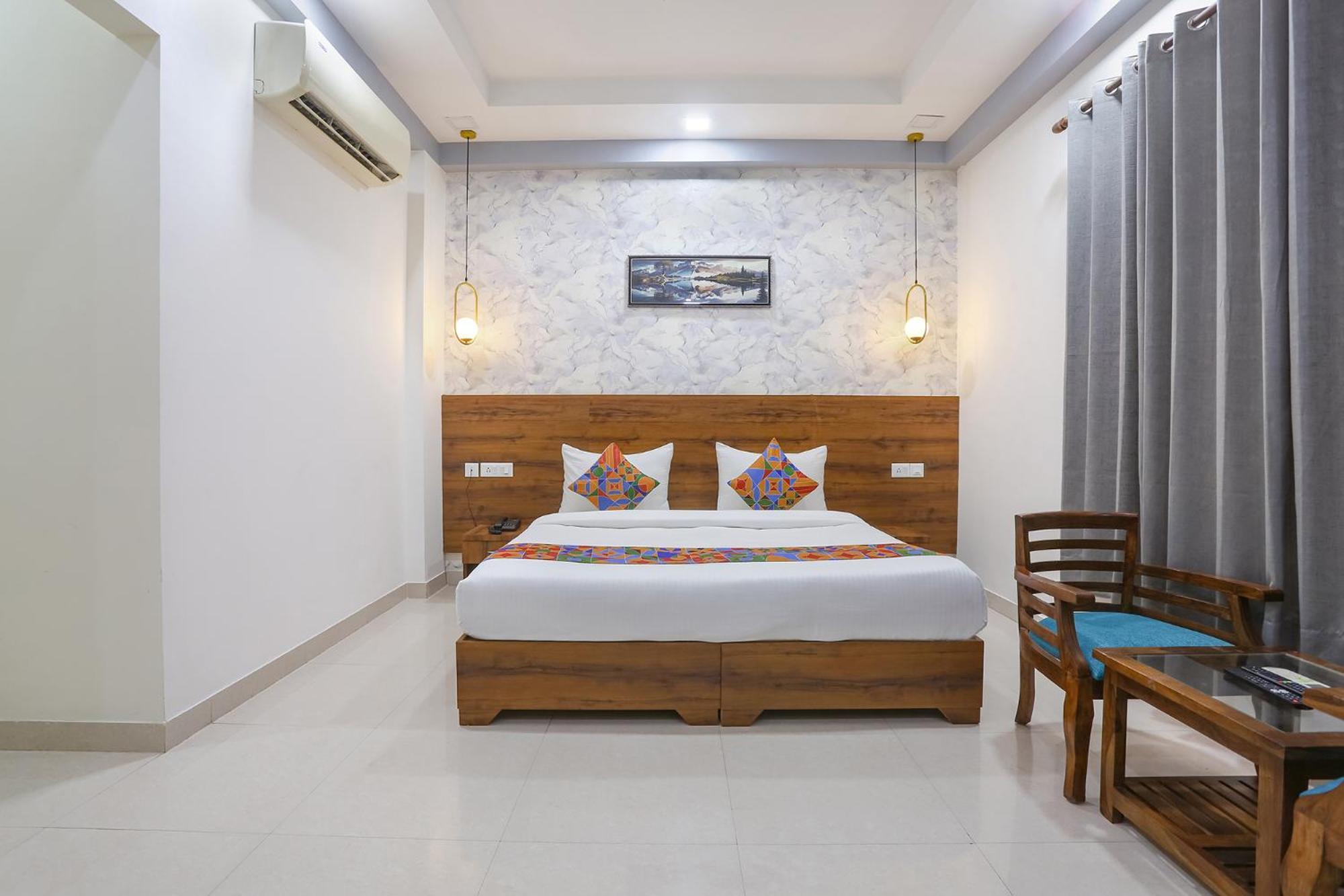 Fabhotel New Journey Hospitality غورغاون المظهر الخارجي الصورة